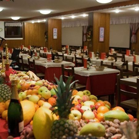 Hotel Ski Club I Cavalieri Rta Colle Colle Sestriere Dış mekan fotoğraf