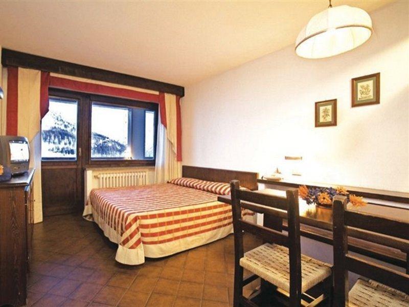 Hotel Ski Club I Cavalieri Rta Colle Colle Sestriere Dış mekan fotoğraf
